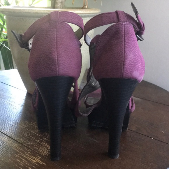 Strappy heels - Picture 6 of 9